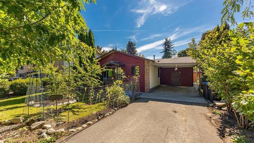 1485 Leaside Avenue  Kelowna, BC V1Y 3X5