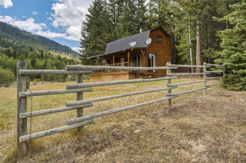 6860 Martin Prairie Road  Chase, BC V0E 1W1