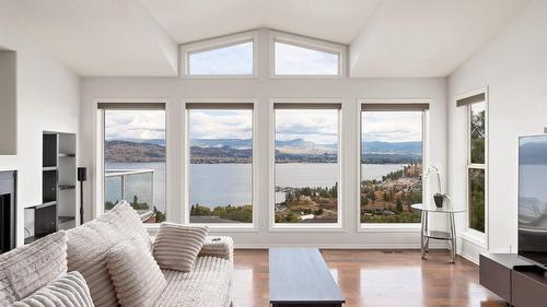 14-1525 Bear Creek Road  Kelowna, BC V1Z 3R6