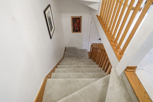 Escalier - 18 Av. De Compton Crescent, Pointe-Claire, QC 