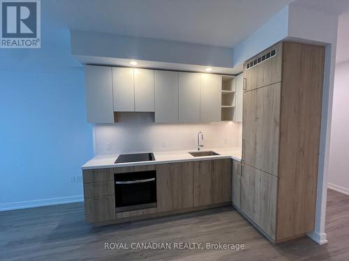 613 - 21 MEADOWVALE ROAD , Vaughan, Ontario L4K 0H6 2