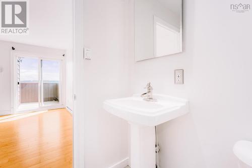4 Rose Way, Dartmouth, NS 