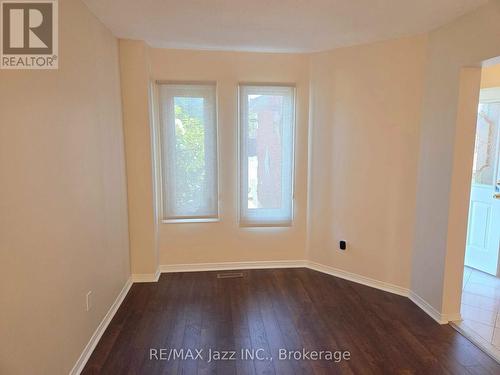 83 JOHN WALTER CRESCENT , Clarington (Courtice), Ontario L1E 2W7 4