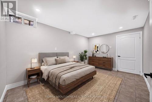 668 Greycedar Crescent, Mississauga, ON 
