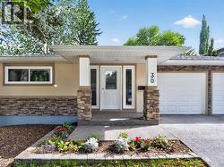 30 Wimbledon Drive SW  Calgary, AB T3C 3J4