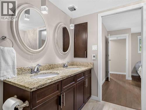 30 Wimbledon Drive Sw, Calgary, AB 