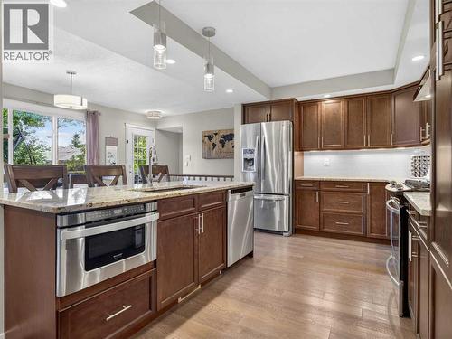 30 Wimbledon Drive Sw, Calgary, AB 