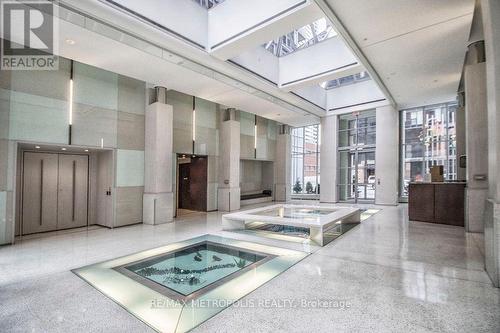 836 - 250 WELLINGTON STREET W , Toronto, Ontario M5V 2V4 2