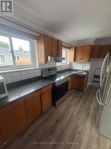 46 HUDDLESTON COURT , Toronto, Ontario M1L 4L2 3
