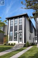 2020 51 Avenue SW  Calgary, AB T3E 1J6