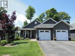 93 Crimson Ridge DR  Sault Ste. Marie, ON P6A 0B5