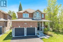 33 AUBURN COURT  Barrie, ON L4N 6G9