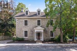 35 MACKAY STREET Ottawa, ON K1M 2B2