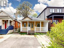 32 SEVENTEENTH STREET  Toronto, ON M8V 3K3