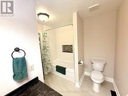2nd Floor 4 Piece Bathroom - 