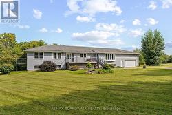 Lots and Lots of house ... on 2 levels! - 