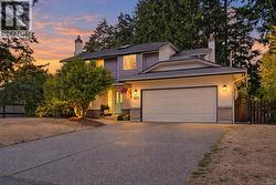 6938 Wallace Dr  Central Saanich, BC V8M 1G3