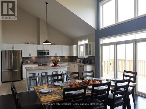 4 SPOONER CRESCENT , Collingwood, Ontario L9Y 1Y3 2