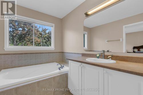 33 Inverkip Avenue, Ottawa, ON 