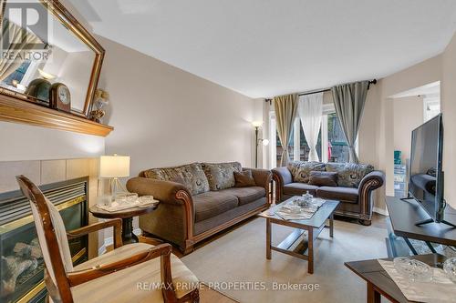 33 Inverkip Avenue, Ottawa, ON 