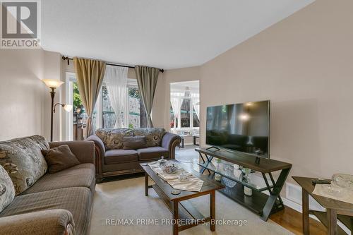 33 Inverkip Avenue, Ottawa, ON 