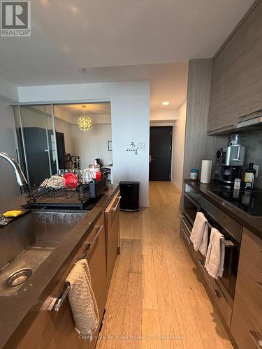 4403 - 488 UNIVERSITY AVENUE , Toronto (Kensington-Chinatown), Ontario M5G 0C1 3