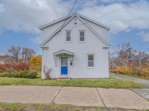 214 Alexandra Street  Sydney, NS B1P 2E8