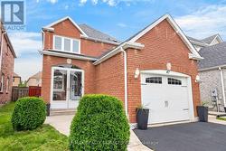 47 TWISTED OAK STREET  Brampton, ON L6R 1S9