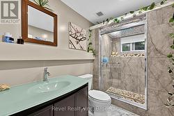 3rd bathroom - 