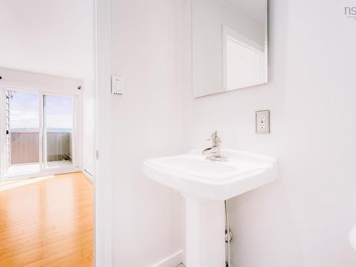 4 Rose Way, Dartmouth, NS 