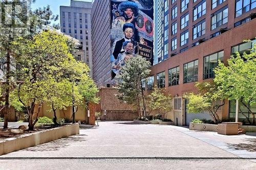 410 - 7 CARLTON STREET , Toronto, Ontario M5B 2M3 2
