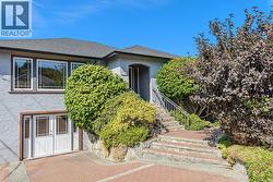 244 Moss St  Victoria, BC V8V 4M4