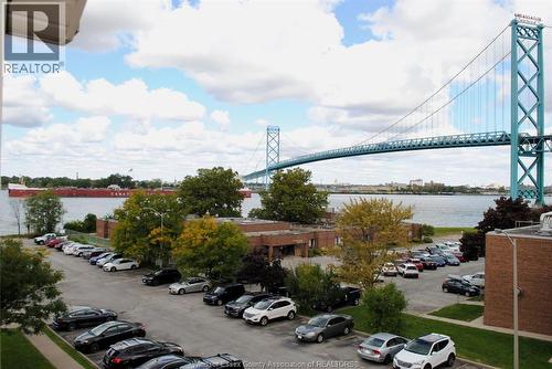 3000 SANDWICH STREET Unit# 410 , Windsor, Ontario N9C 4G3 2