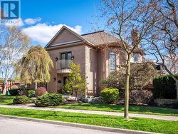 6 COLTON CRESCENT S  Vaughan, ON L4L 3L7