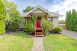 350 Vincent Ave Saanich, BC V9A 2G7