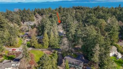 2660 MacDonald Dr EASTSaanich, BC V8N 1X9
