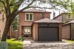 19 Brocklesby Crescent  Ajax, ON L1T 2J6
