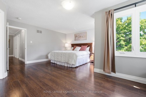 2516 Willowburne Drive, Mississauga, ON 