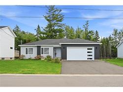 56 Carter ST  Dieppe, NB E1A 0G4