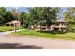 4 Hillcrest ST Doaktown, NB E9C 1G8