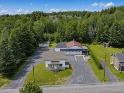 815Z  - 825Z 95e Rue  Saint-Georges, QC G5Y 3J9
