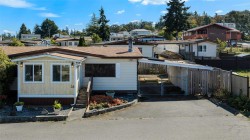 #36-1545 Middle Rd Esquimalt, BC V9A 0E4