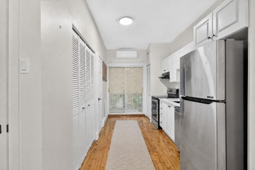 5208 Av. des Érables , Montréal (Rosemont/La Petite-Patrie), QC H2H 2E7 4