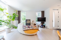 Salon - 