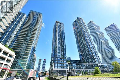 510 CURRAN Place Unit# 2005  Mississauga, ON L5B 0J8