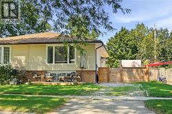 3 GLENGROVE Avenue  Grimsby, ON L3M 4L6