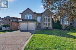 23 MACKAY DRIVE  Richmond Hill, ON L4C 6N9