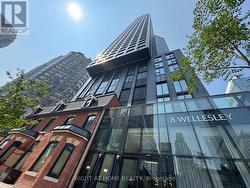 5205 - 8 WELLESLEY STREET W Toronto, ON M4Y 0J5
