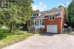90 BEDFORD PARK AVENUE  Richmond Hill, ON L4C 2N8
