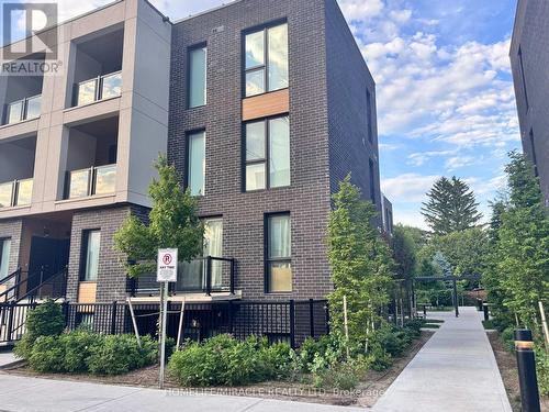 4 - 176 CLONMORE DRIVE , Toronto, Ontario M1N 1Y1 2